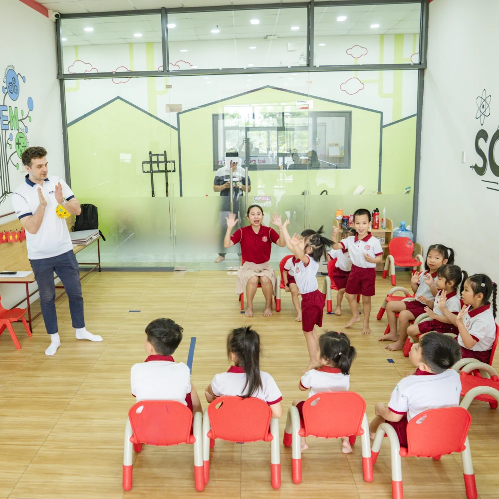 Học qua trải nghiệm
