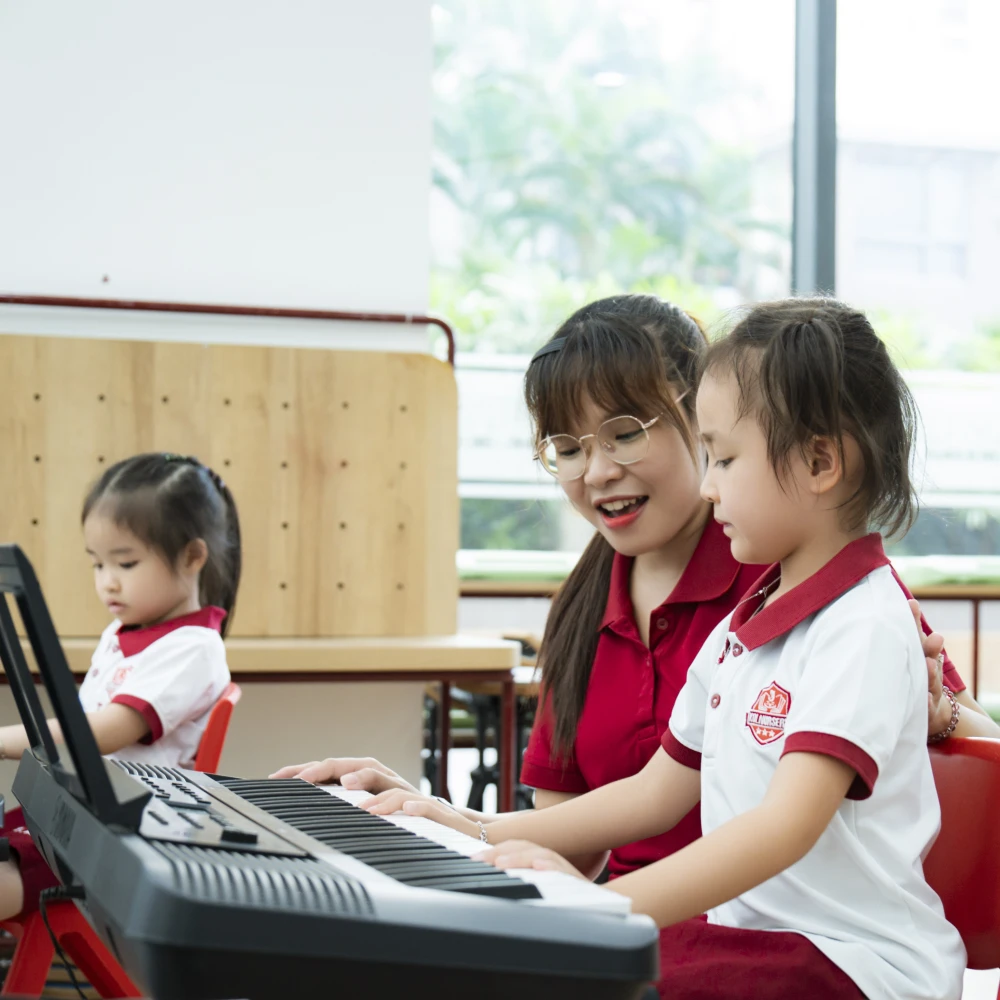 Thẩm mỹ & sáng tạo